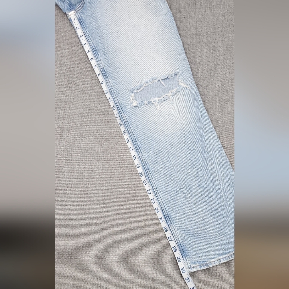 Hollister Ultra High-Rise Dad Light Wash Distressed Style Jeans 27R - Picture 5 of 11
